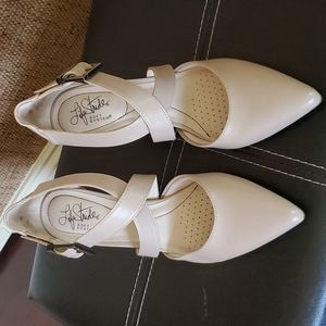 LIFE STRIDE taupe shoes